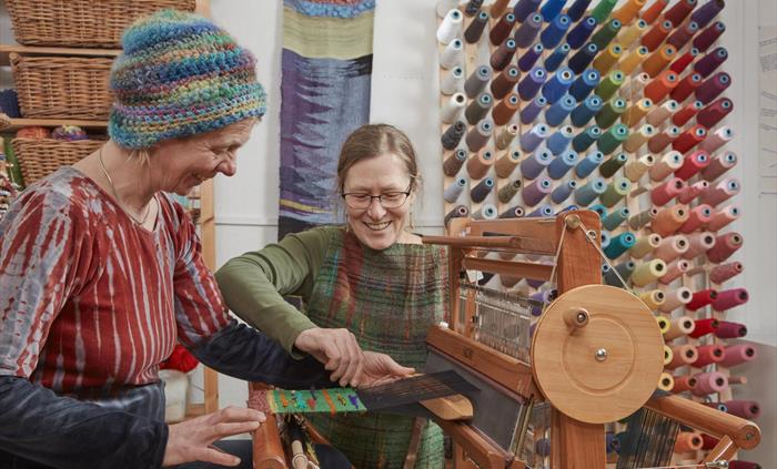 SAORI weaving